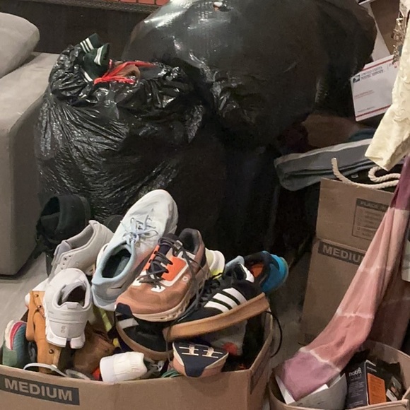 The Best Deals - Picture 4 of 8